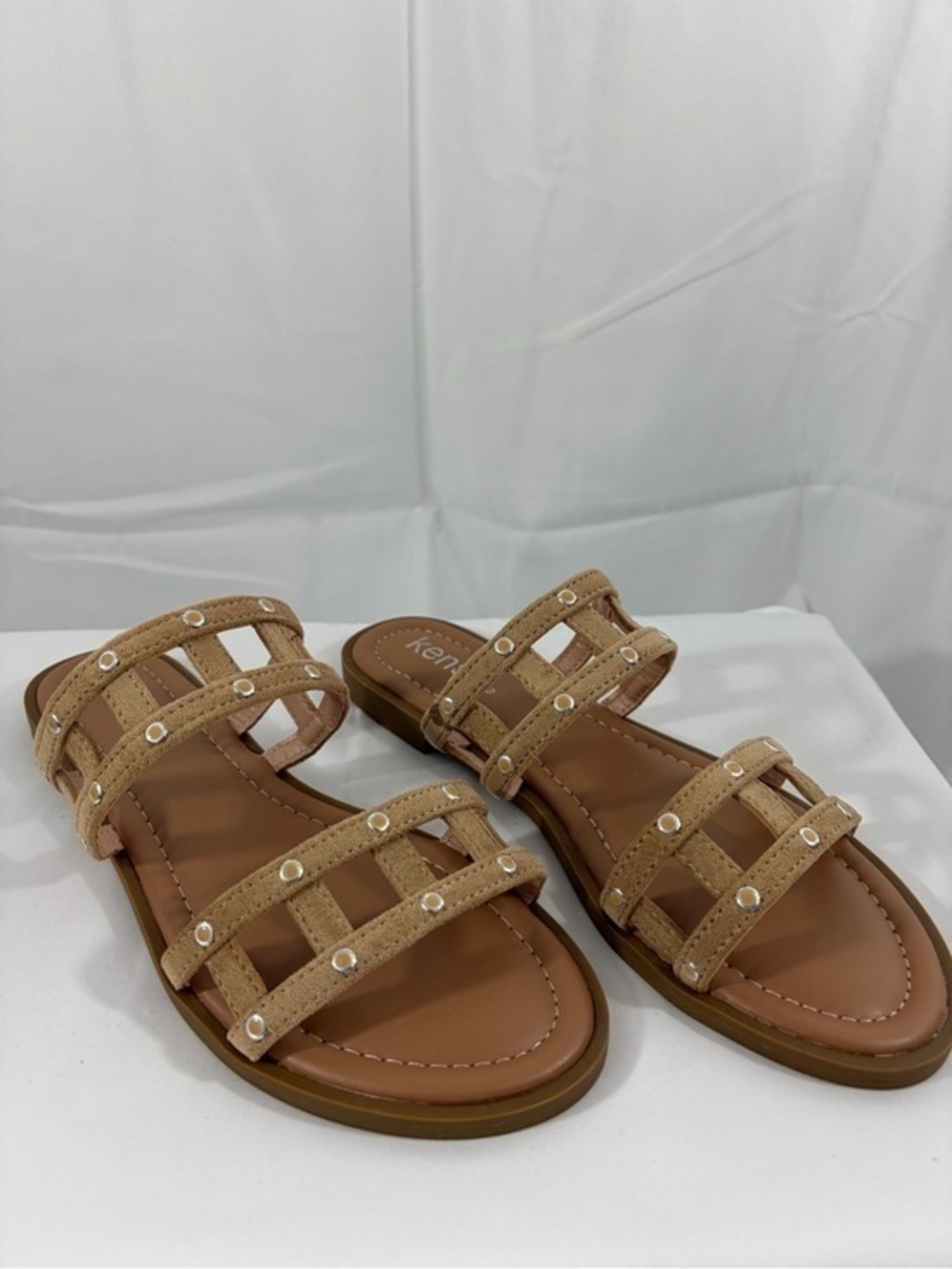 NWT Kensie Women’s Size 8 Taupe Triple-Strap Stud Slide Sandals